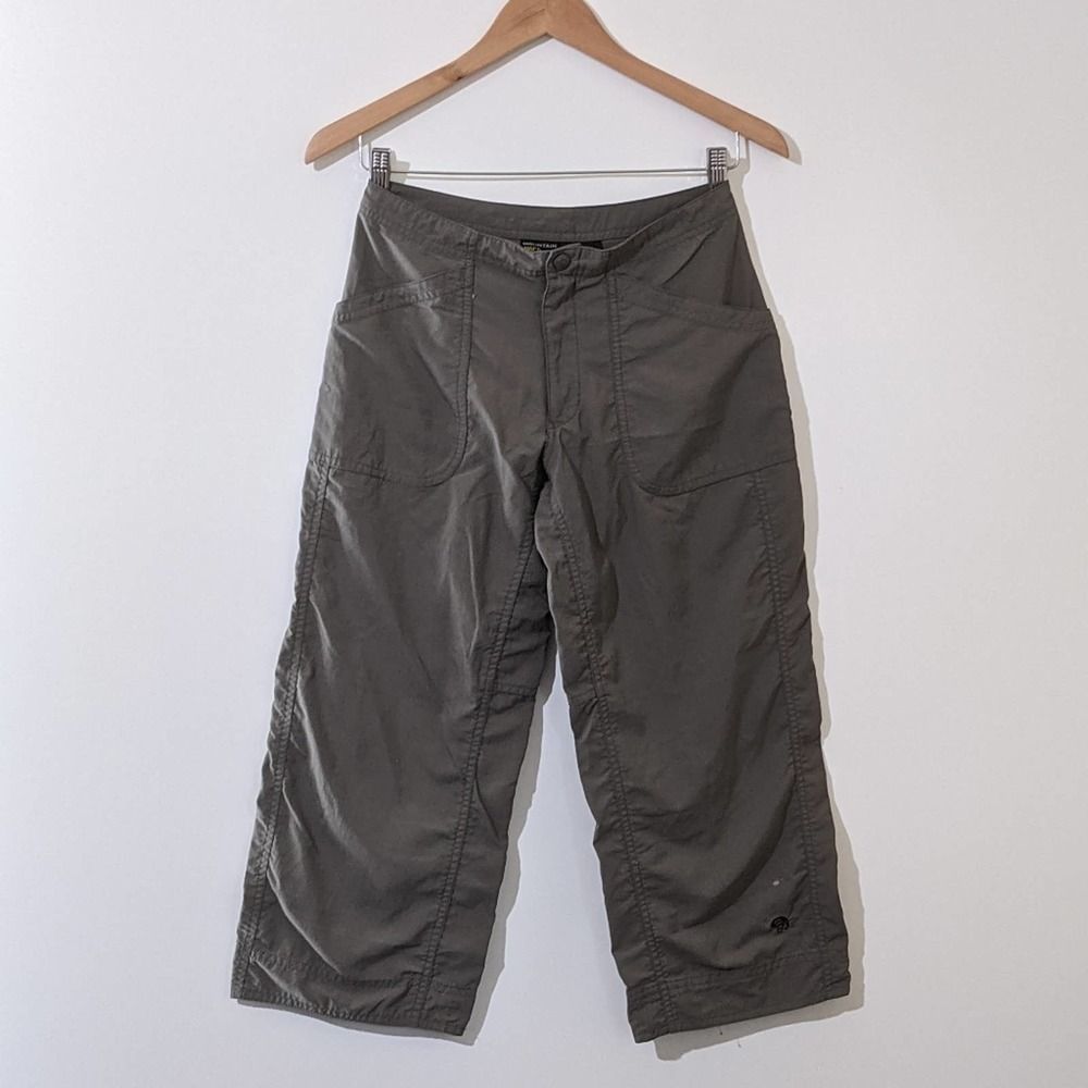 MOUNTAIN Hardwear Hiking Capri Pants Size 4 (fits like a 2)